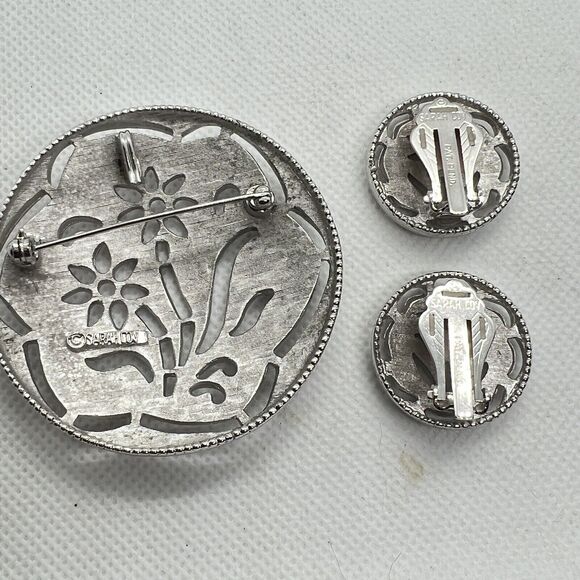 Sarah Coventry Brooch Pendant & Clip On Earrings Silhouette Floral Vintage - Picture 4 of 9